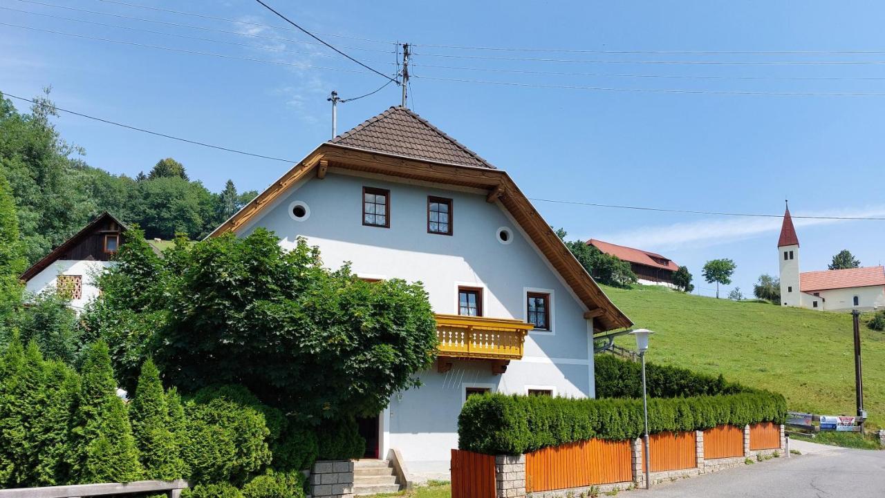 Malerisches Bauernhaus Lieserhofen Bagian luar foto
